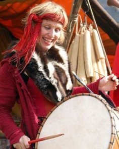 Die wilde Hummel schlägt die Trommel