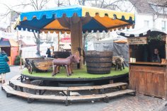 Das handbetriebene Kinderkarussell